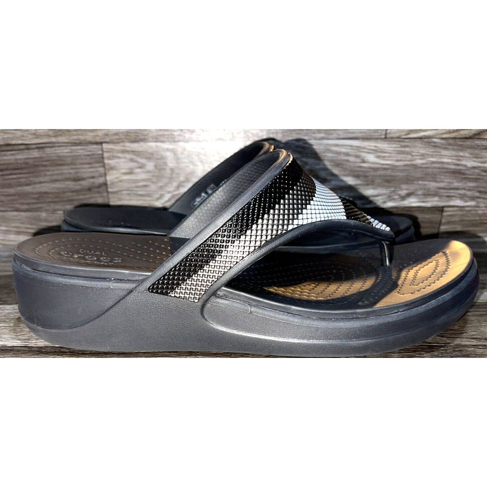 Crocs Monterey Sandals Dual Comfort Wedge Black Womens Size 11 Bead Stripe EUC